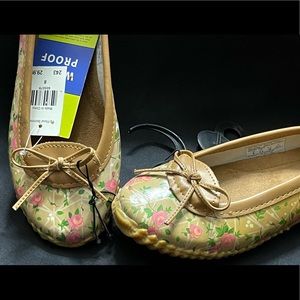 Cute waterproof shoes. Size 8.5. New with tags.
